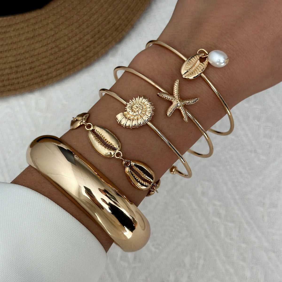 Bracelets Set d'Été Océan Coquillages Étoiles de Mer Perles pour Femmes Alliage de Fer Éclat Ensoleillé Superposable Bijoux de Vacances à la Plage Cadeaux
