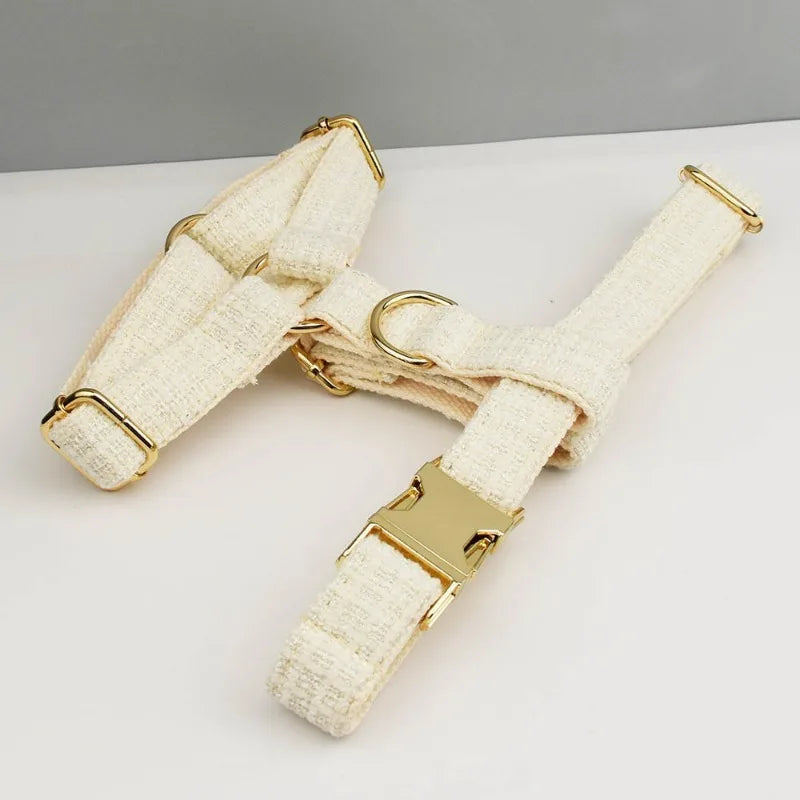 Collare per cani bianco Lusso Nuovo Pettorina per cani regolabile Guinzaglio per cani Set di fibbie in metallo incisibile per cani di piccola e media taglia Forniture per animali domestici