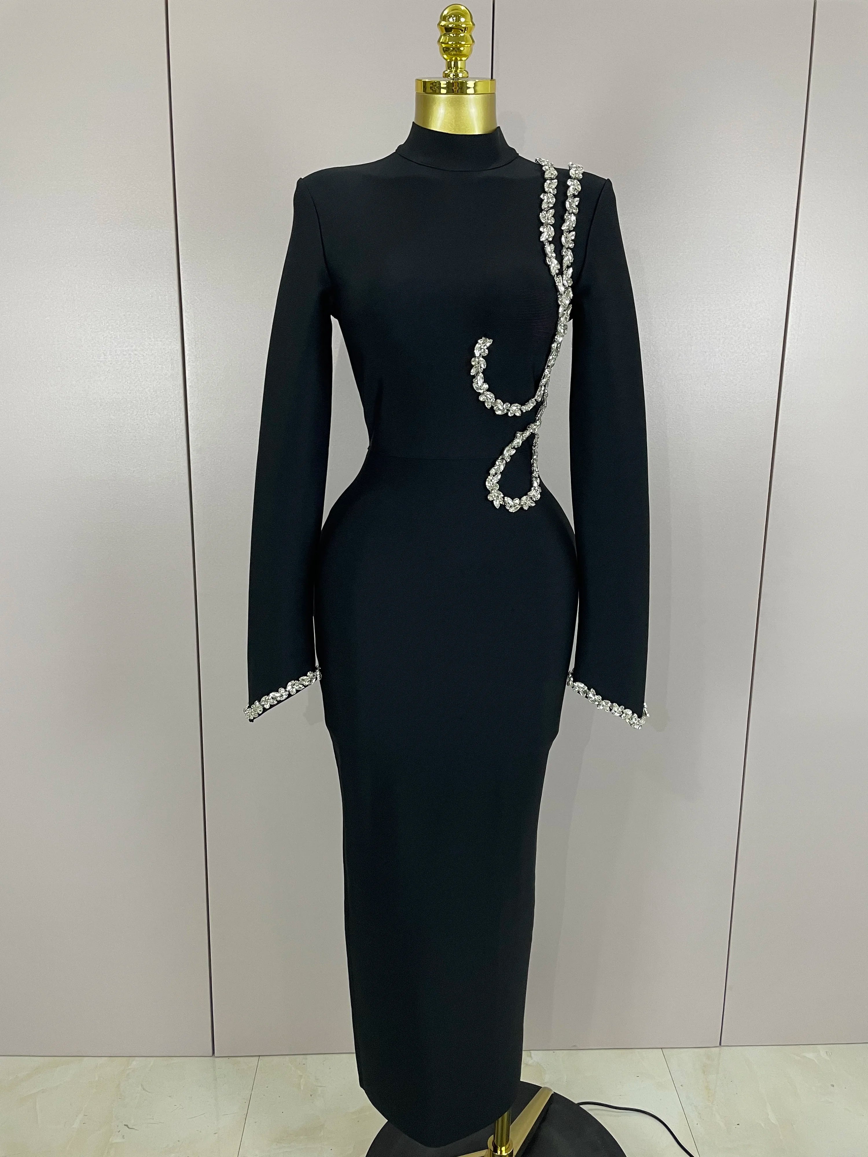 Abito lungo aderente con fasciatura aderente con diamanti a maniche lunghe sexy 2025 Abiti da compleanno di lusso per feste da sera eleganti per celebrità da donna