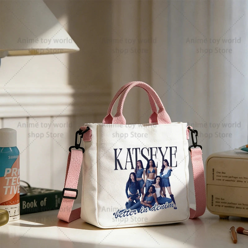 KATSEYE Borse di tela da donna Borsa a tracolla per ragazze Borse tote moda Ragazza Borsa tote per cartoni animati Borsa di grande capacità Borse per la spesa Regalo
