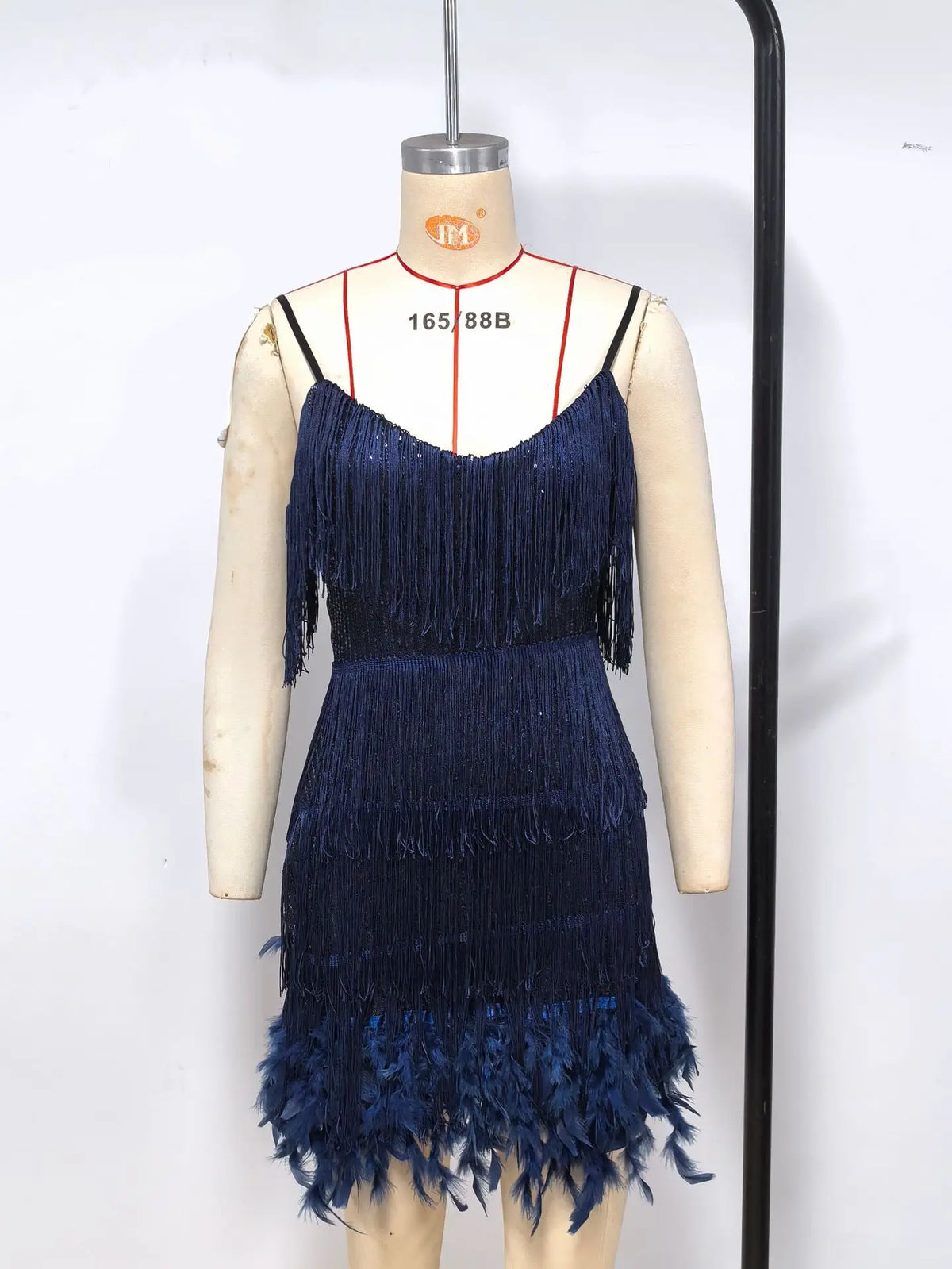 Abito estivo elegante con nappe e paillettes Abito da donna sexy sottile senza maniche con scollo a V a vita alta con bretelle e cuciture in piume