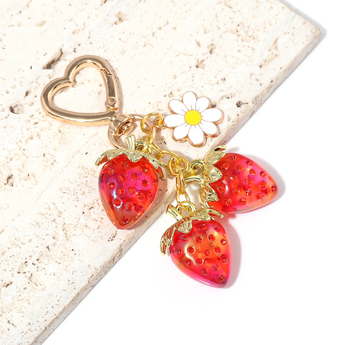 Simpatico portachiavi con ciondolo a forma di borsa con fragola, cuore Kawaii, fiore, margherita, portachiavi per donne, ragazze, borsa, ciondolo, accessori regalo