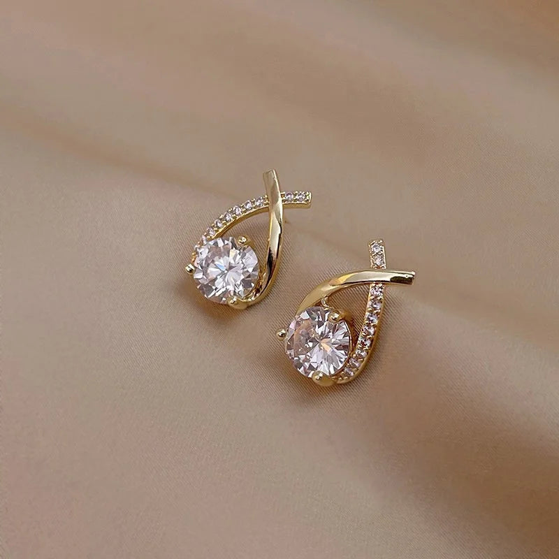 SKEDS Orecchini a croce alla moda per donne Ragazze Stile coreano Eleganti gioielli in cristallo Anelli per orecchie Orecchini a coda di pesce da donna Regalo