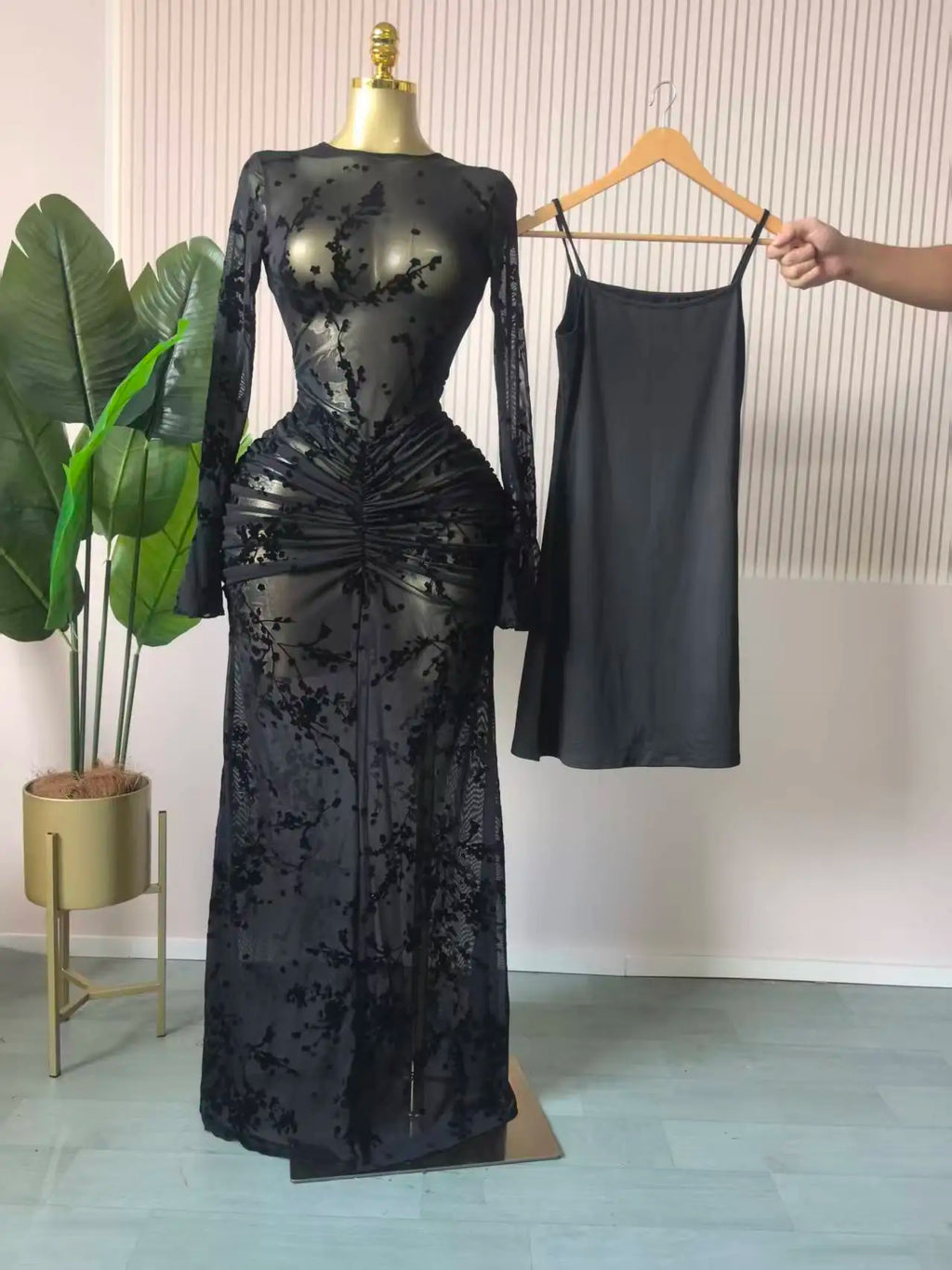 CM.YAYA Abito lungo aderente da donna a maniche lunghe in rete increspata trasparente con fodera 2025 Abiti da festa sexy per compleanno da sera autunnale