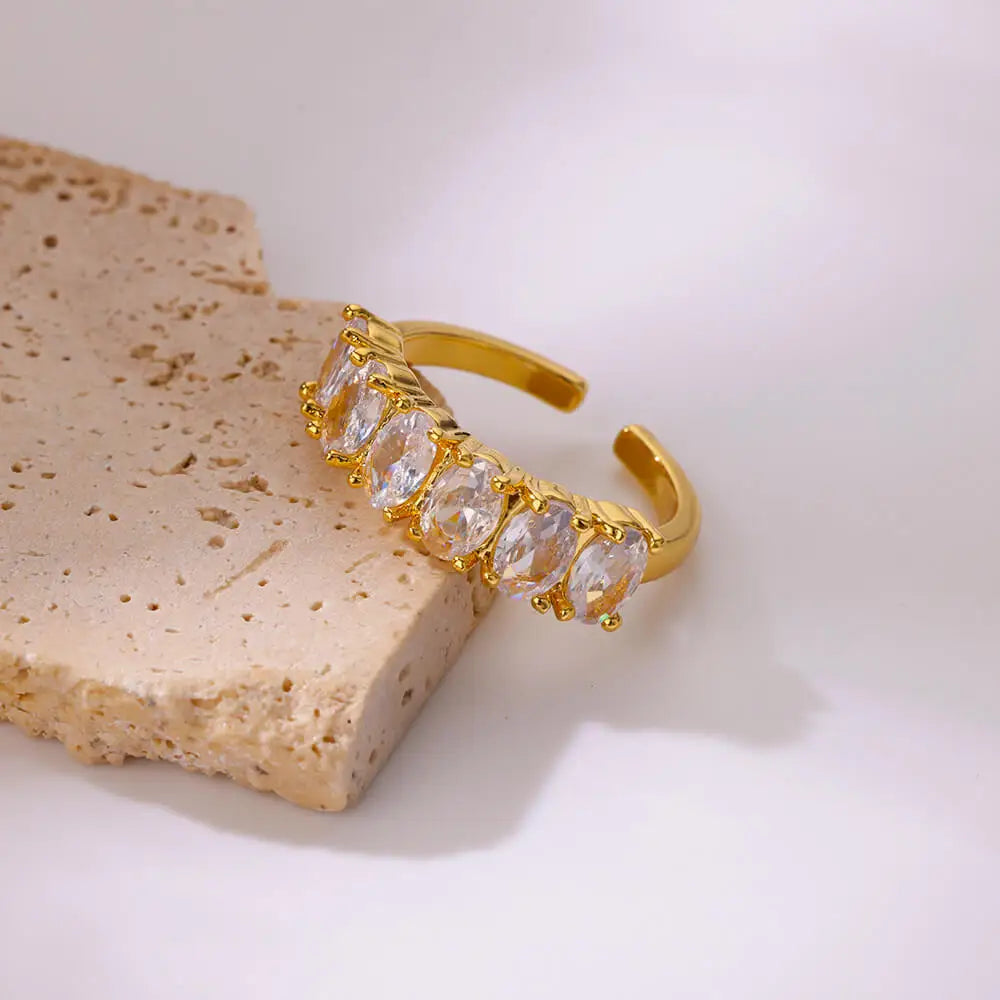 Anelli a forma di cuore geometrico con zirconi per donna Anello nuziale in acciaio inossidabile color oro Gioielli estetici di lusso Regalo per coppia 2025