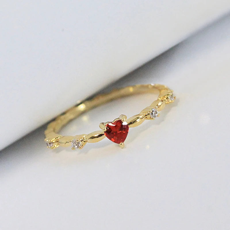 Huitan Squisito Rosso Amore CZ Proposta di Fidanzamento Anelli per Le Donne Fascia Sottile Estetica Gioielli di Moda Femminile Fantasia Regalo di Compleanno