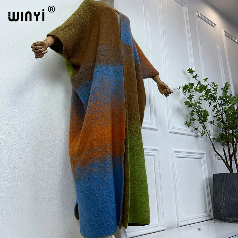 WINYI abiti invernali per le donne cappotto neutro in pelliccia di lusso spesso confortevole caldo cappotto con stampa graduale poncho lungo abito da festa in piuma
