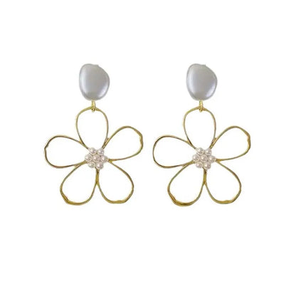 Orecchini semplici con fiori di perle per le donne Orecchini con temperamento senso del metallo di fascia alta alla moda Tendenza 2025
