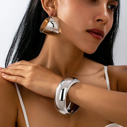 Ensemble de bijoux pour femmes, bracelet et boucles d'oreilles brillants, simples et élégants, adaptés au quotidien et aux vacances