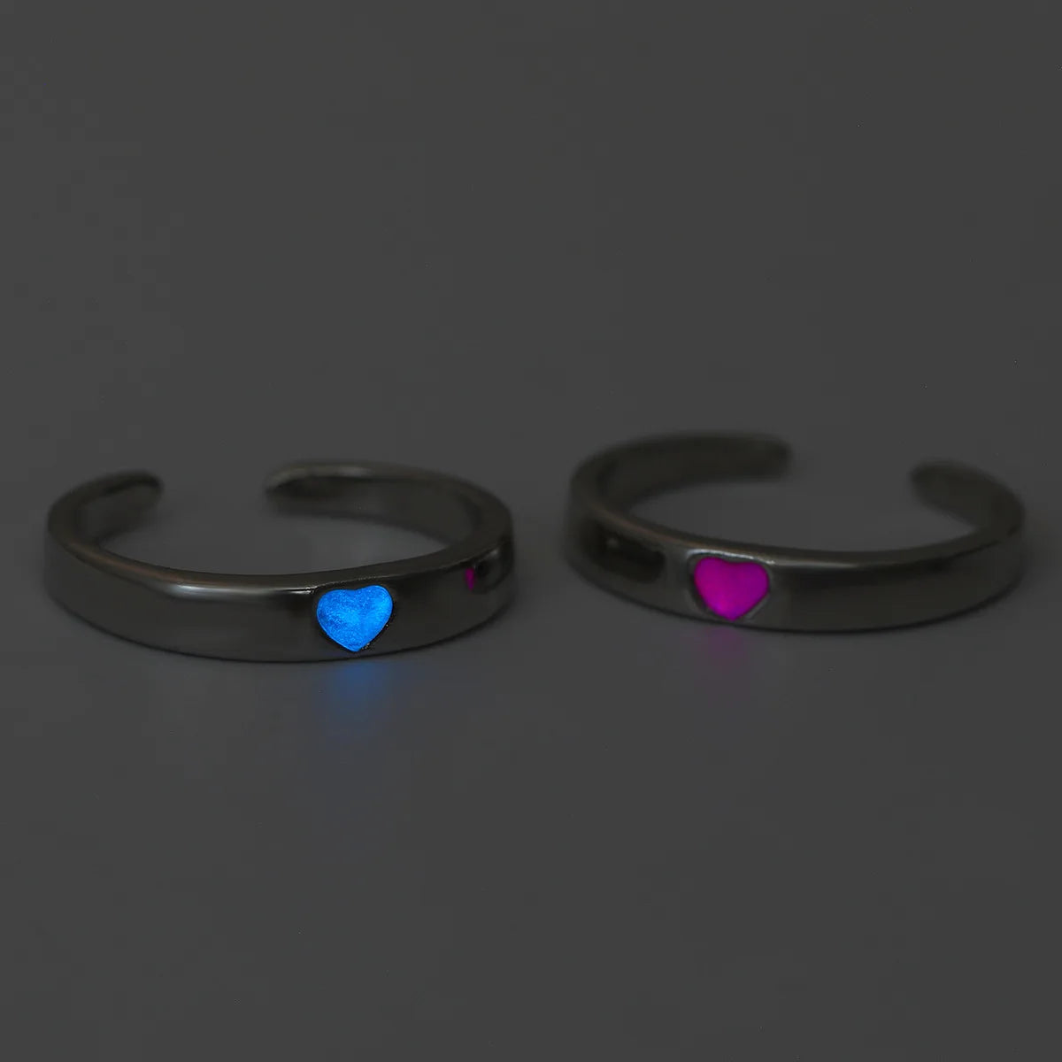 Anello aperto con zirconi vegetariani a tema amore per donna, design accattivante, stile raffinato, lusso discreto, anello personalizzato per l'indice.