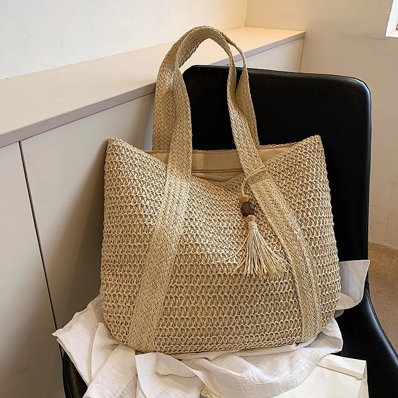 Borsa a tracolla tessuta estiva borsa da spiaggia da donna borsa da viaggio con nappe da viaggio in paglia lavorata a maglia fatta a mano di grande capacità
