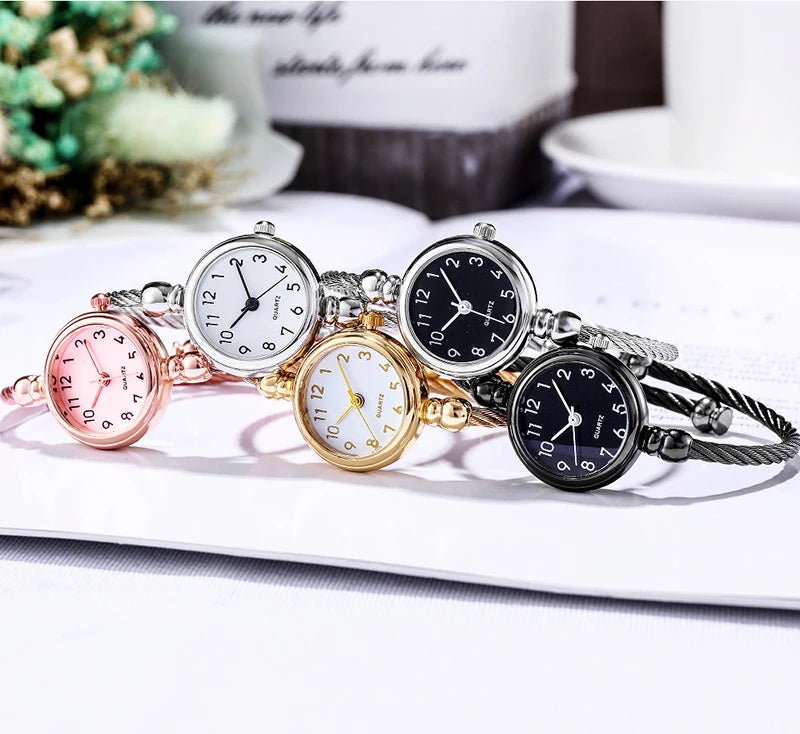 Orologio da polso da donna Orologio da donna con piccolo braccialetto in oro Orologio da polso da donna al quarzo retrò in acciaio inossidabile Orologio da polso