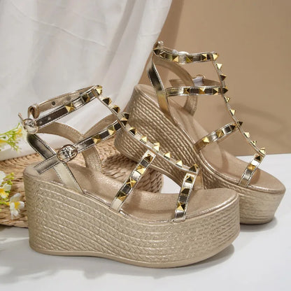 Damen Sandalen Sommer Neue Outdoor Strandsandalen Designer Freizeit Sandalen Bequeme Warme Flache Keilabsatz Damenschuhe