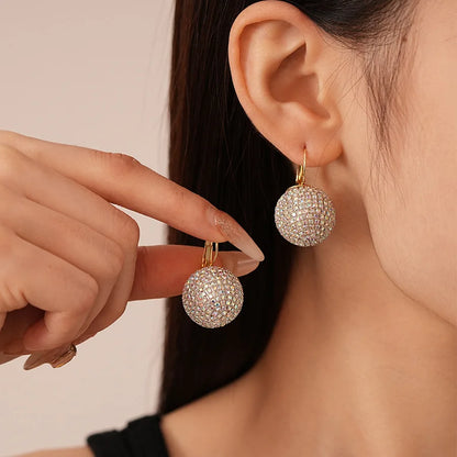 Orecchini scintillanti con zirconi e strass per le donne Orecchini a sfera rotondi Accessori da sposa per matrimoni Commercio all'ingrosso di gioielli per orecchie da festa