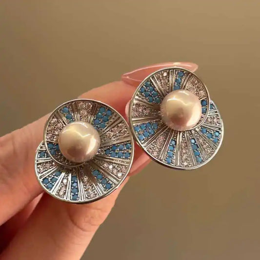 Orecchini a bottone a forma di conchiglia di perla di conchiglia di cristallo blu eleganti vintage per le donne Regalo per feste di gioielli rotondi con geometria semplice
