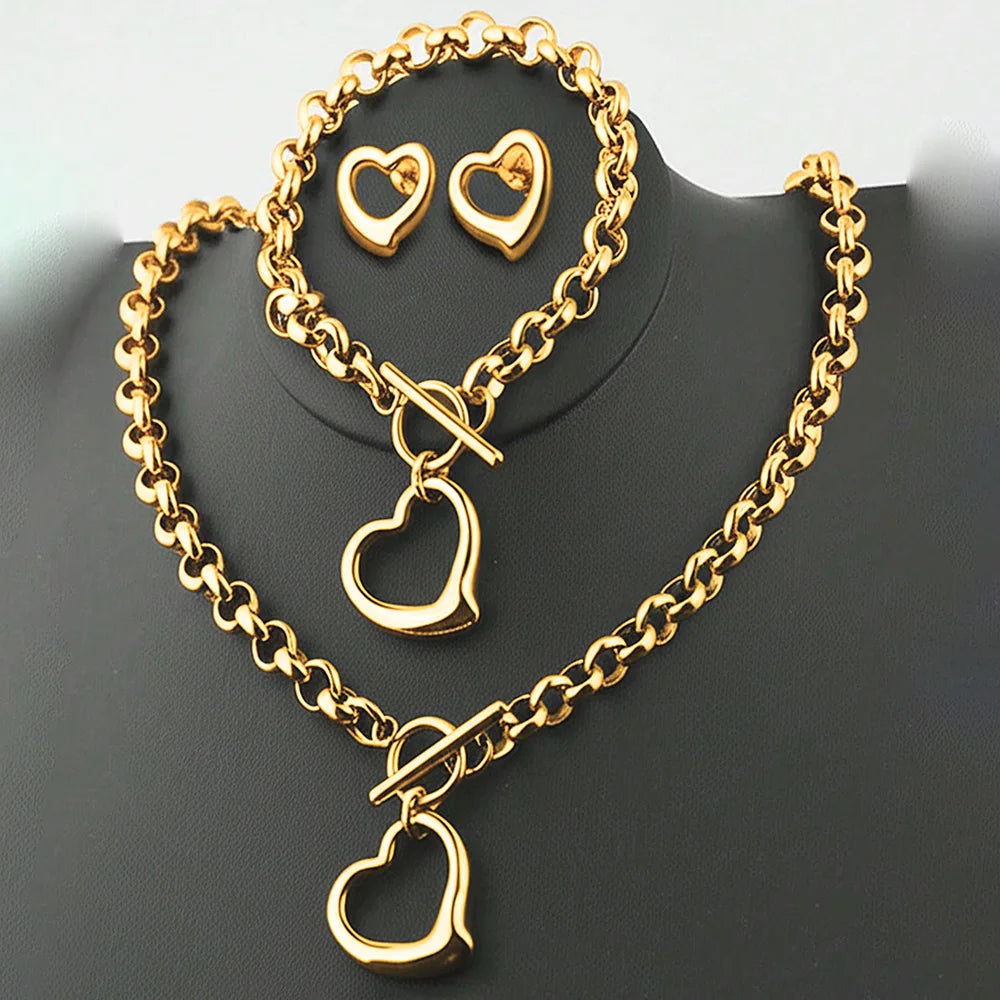Aomogo Set INS Exquisite Love Fashion Bracciale in acciaio inossidabile Orecchini Collana Set di ciondoli Articoli quotidiani per le donne Bomboniere
