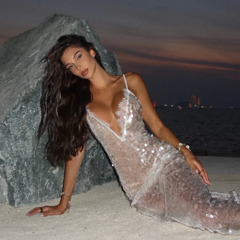 Abito trasparente con cinturino per spaghetti con paillettes Abito da donna sexy con scollo a V in pizzo profondo aderente Abiti da festa da spiaggia 2025 Abito da vacanza elegante e chic