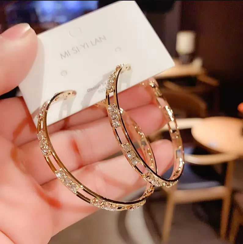 Orecchini a cerchio rotondi bianchi grandi femminili di lusso Orecchini da sposa color oro moda Orecchini con doppia pietra zircone per le donne