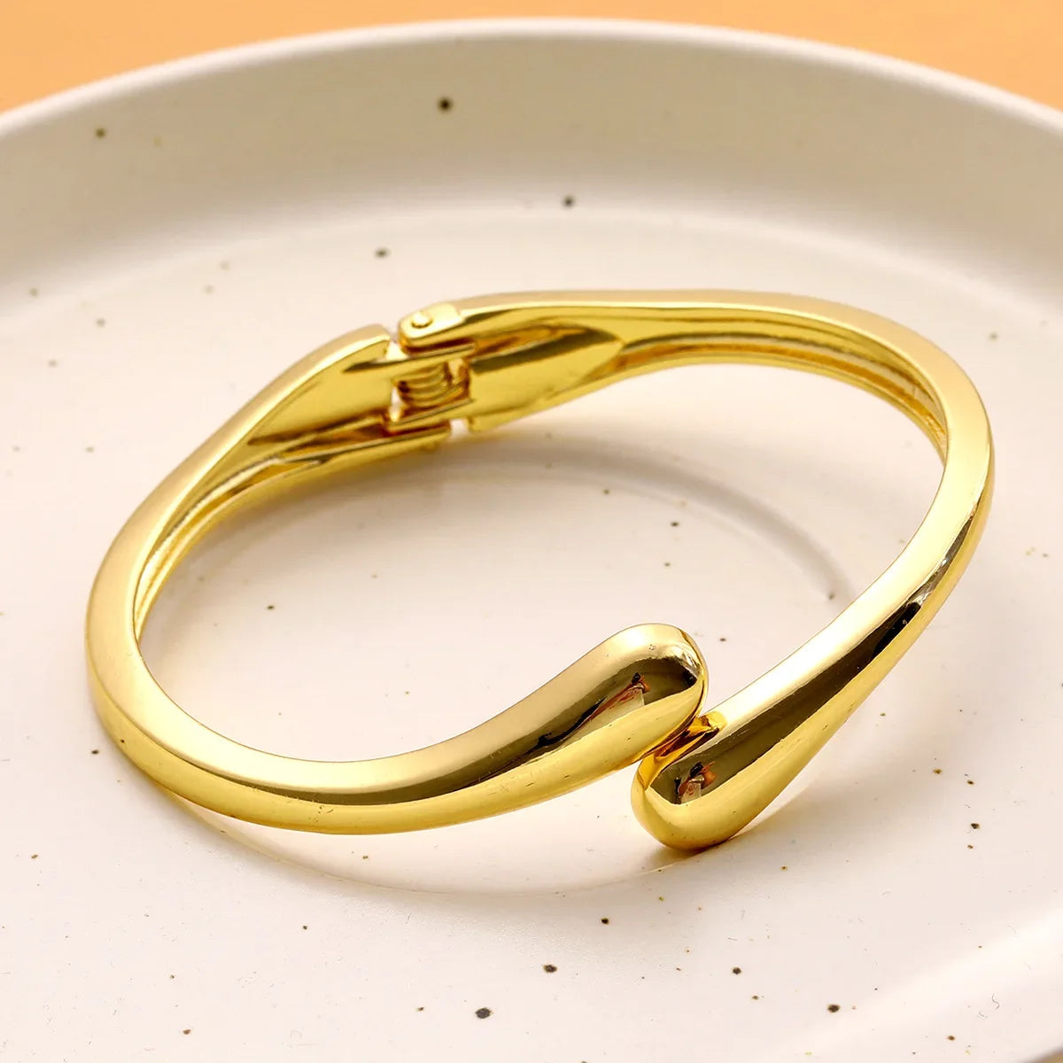 Semplice braccialetto a forma di lacrima per le donne Creativo oro argento colore polsino regolabile braccialetto aperto gioielli di moda per ragazze