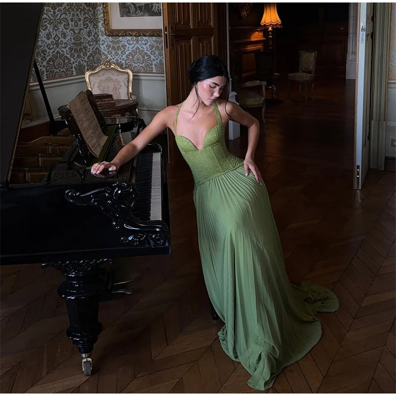 Chic Green Fishbone Halter Abito lungo Lady Solid Sexy Backless Pieghettato Off-spalla Abiti a trapezio 2025 nuovo abito da festa di Natale