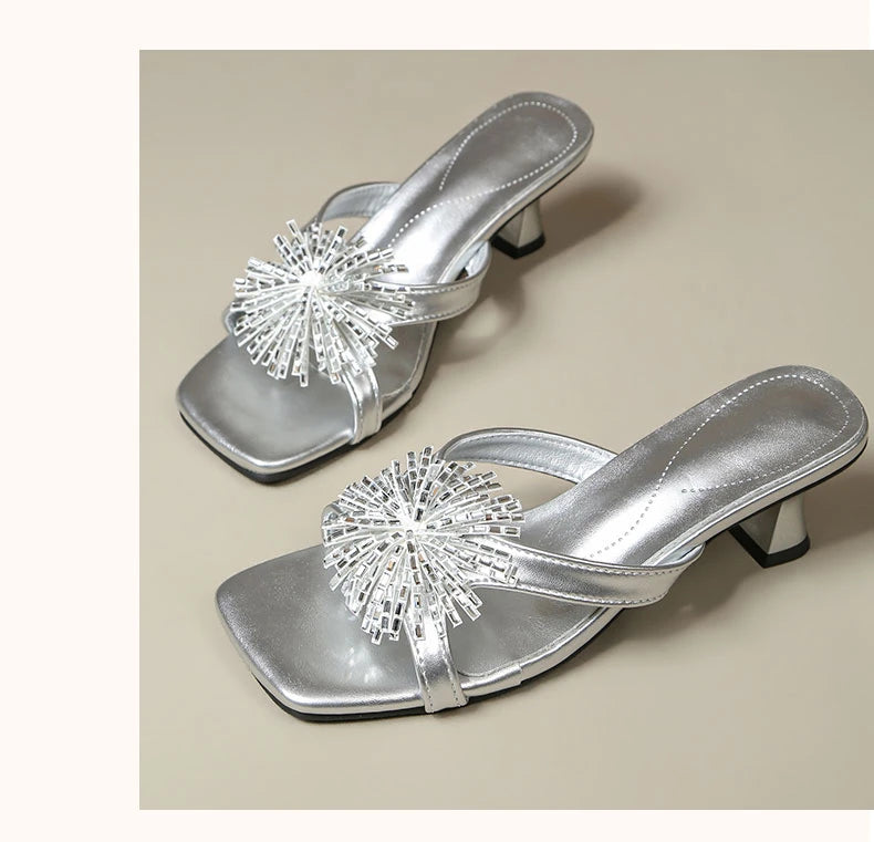 Damen-Sommersandalen 2026 Neue High-End-Outdoor-Trend-Strass-Sandalen mit klobigem Absatz