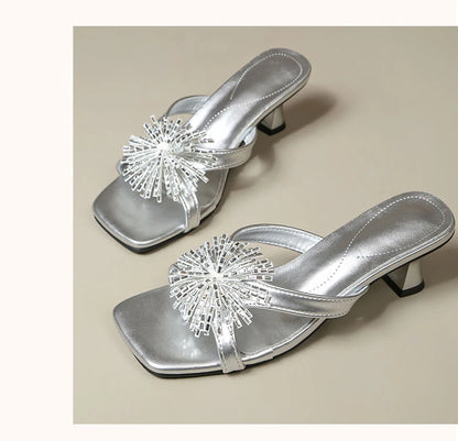 Damen-Sommersandalen 2026 Neue High-End-Outdoor-Trend-Strass-Sandalen mit klobigem Absatz
