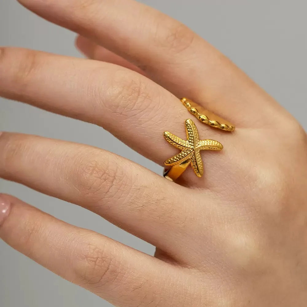 Questo anello di regolazione dell'apertura a bordo largo geometrico di alta qualità e alla moda con oro elettrolitico e design minimalista è Perf