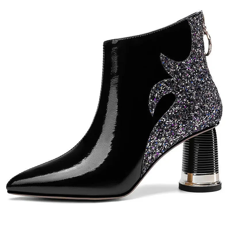 Bottes courtes rouges de luxe pour femmes Nouvel automne hiver Tendance mode Peluche Talons hauts Fête de mariage Chaussures décontractées Voyage Danse 2024