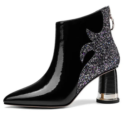 Bottes courtes rouges de luxe pour femmes Nouvel automne hiver Tendance mode Peluche Talons hauts Fête de mariage Chaussures décontractées Voyage Danse 2024