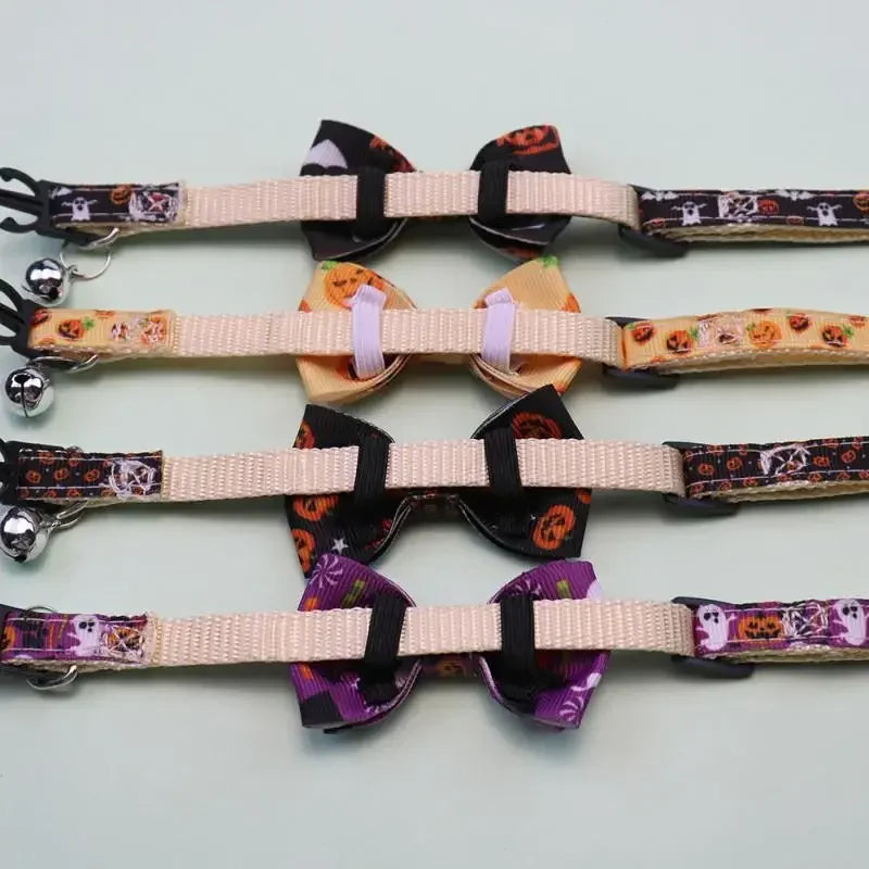 Collana per cuccioli di gattino Cintura con fibbia di sicurezza regolabile Papillon per chihuahua Forniture per animali Collare per gatti Happy Halloween con fiocco a campana