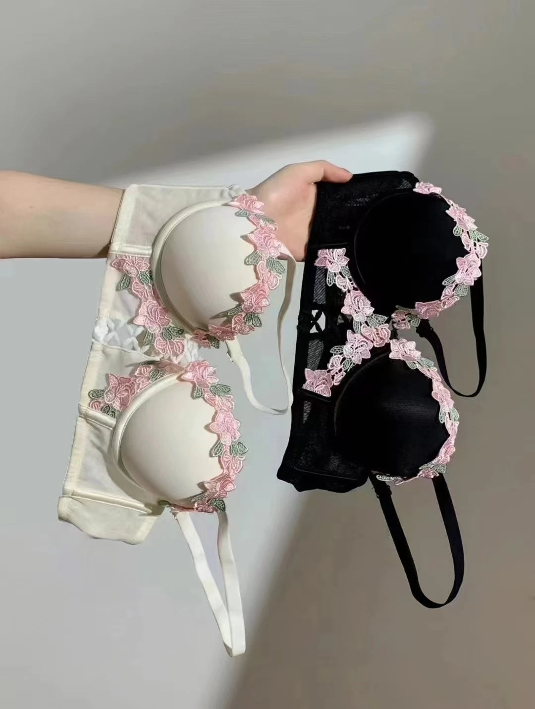 MOYISU London Anime Bralette - Delicato reggiseno senza fili per adolescenti, lingerie estiva giapponese Busto piccolo Allure sottile aderente