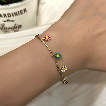 Bracciale con fiori margherita dolce Personalità della moda Bracciale con ciondoli con fiori estetici minimalisti per le donne Regalo di gioielli per feste di nozze