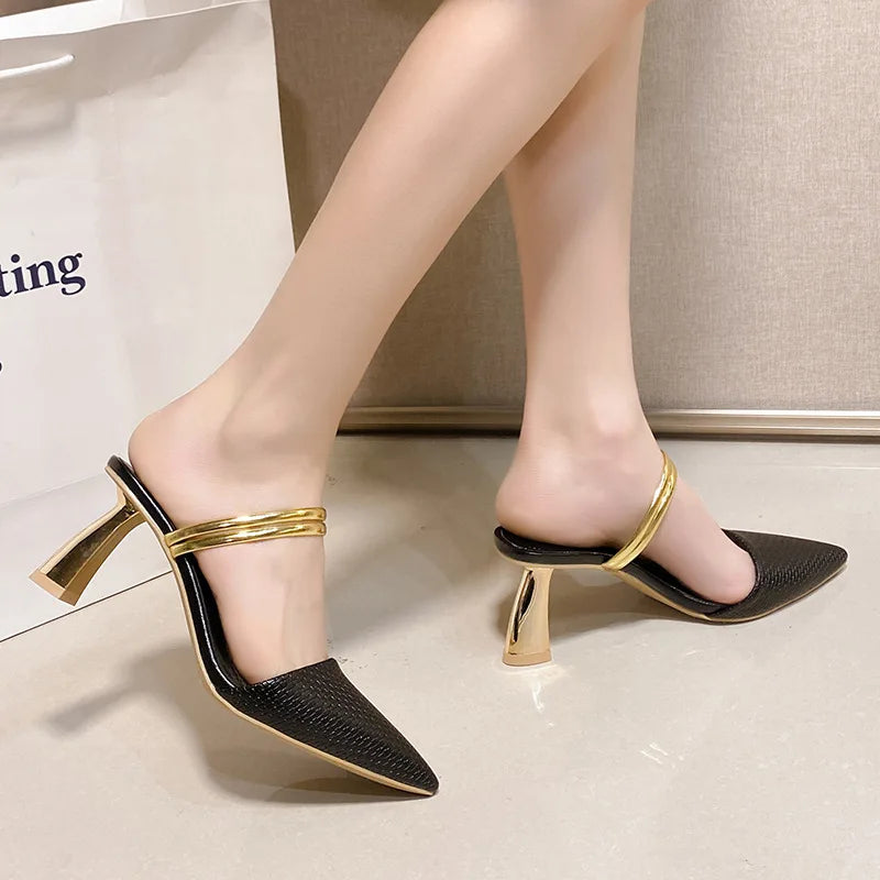 Sandali Estivi da Donna con Punta, Eleganti e Confortevoli, con Tacco Alto, Bicolore, Ciabatte a Mezzo Piede 2026