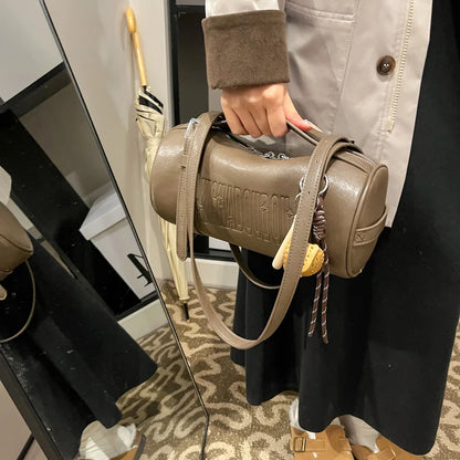 Borse a tracolla multifunzionali a forma di cilindro per donna 2024 Borse invernali di ultime borse firmate Borsa a tracolla di lusso con pendente