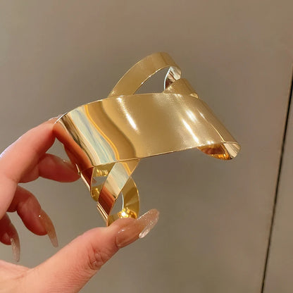 Bracciale in lega geometrica multistrato con anello in metallo per donna Accessori per gioielli da festa di lusso con anello da braccio stile esagerato e fresco
