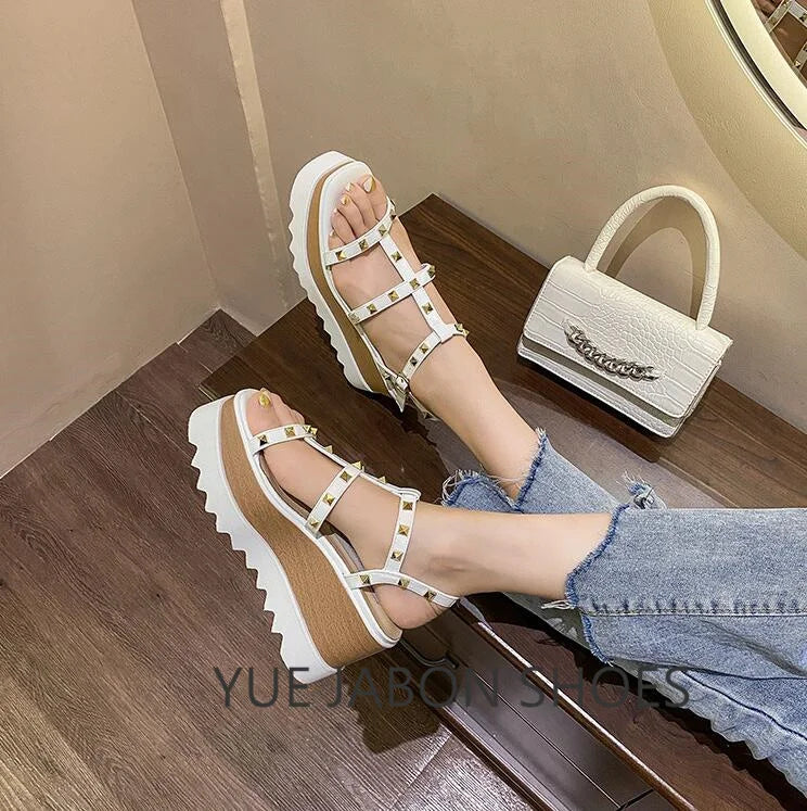 Genuine Leather Buckle Strap Sandals Breathable Sneakers Stars women summer rivets shoes Korean Style Platform Casual Shoes