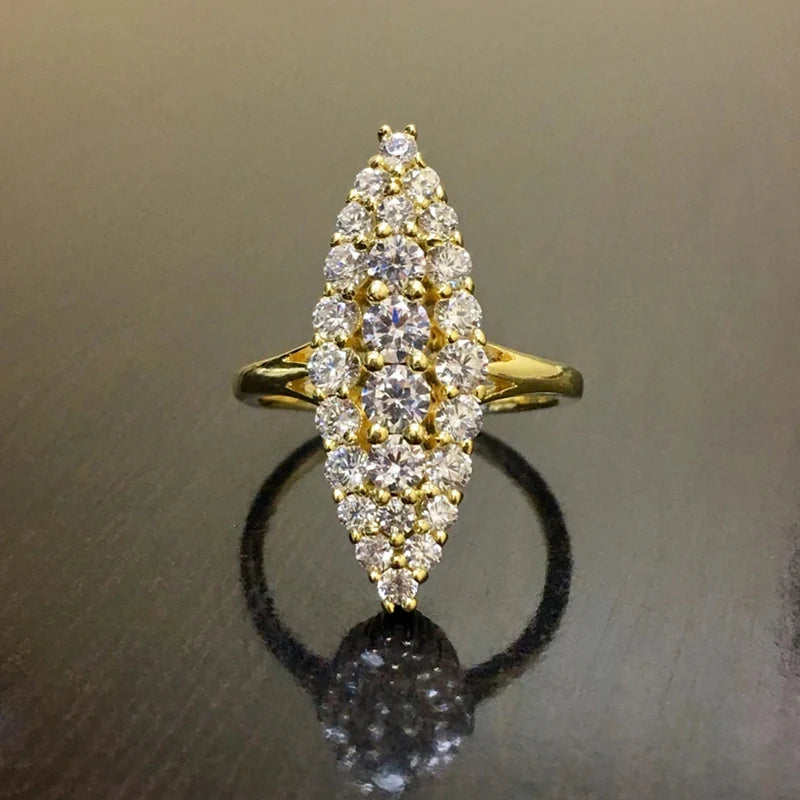 Huitan Fedi nuziali da donna alla moda Anelli color oro a forma di marchesa di moda Accessori per fedi nuziali di fidanzamento Gioielli di lusso