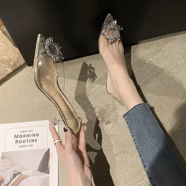 Sandali con tacco alto a punta da donna estivi Pantofola in vetro trasparente Tacco spesso Scarpe alla moda a forma di vetro da vino