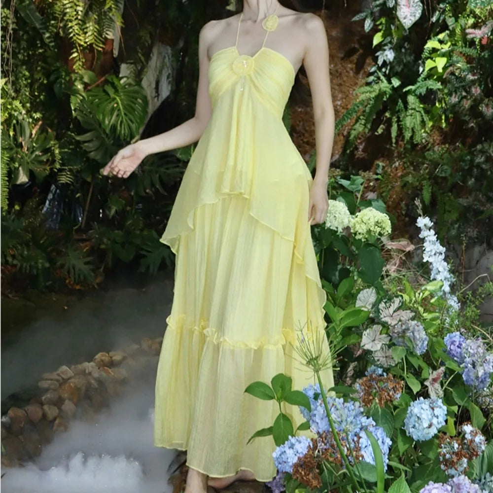 Elegante dolce vita alta scava fuori asimmetrico fiore tridimensionale abito halter vacanza sottile abiti estivi da festa per donna