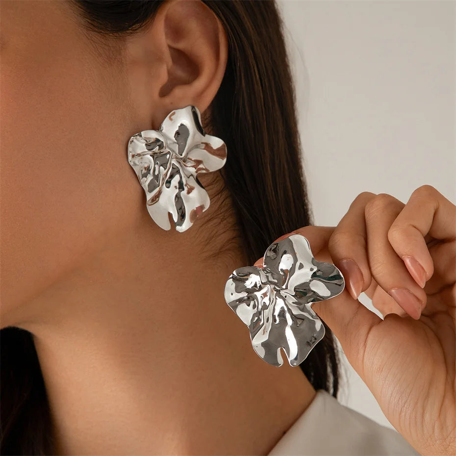 Orecchini a bottone con fiore di petalo di metallo irregolare geometrico gotico per le donne Ragazze Tendenza orecchino penetrante unico Gioielli Grunge Steampunk