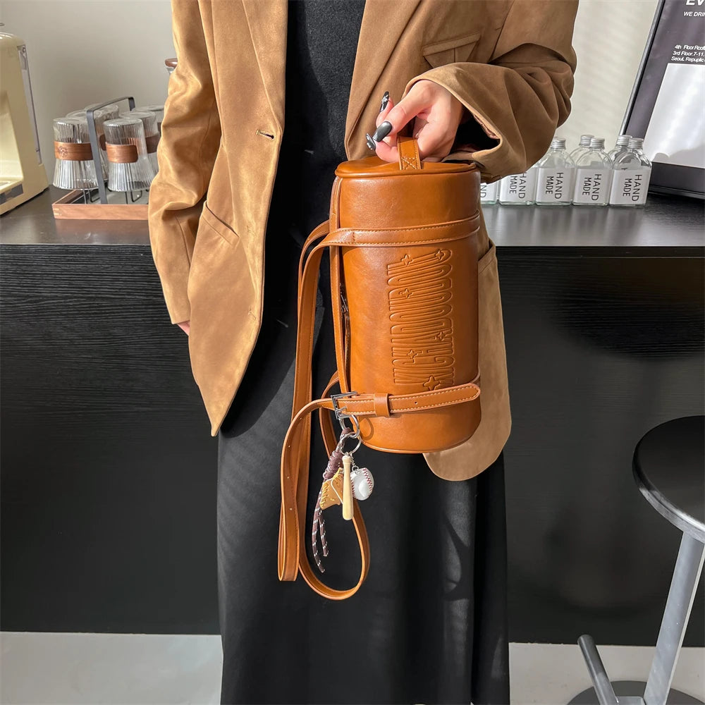 Borse a tracolla multifunzionali a forma di cilindro per donna 2024 Borse invernali di ultime borse firmate Borsa a tracolla di lusso con pendente