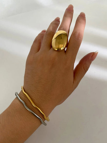 J145Ovale transfrontaliera in acciaio inossidabile con superficie fredda ed elegante, anello di alta qualità, esagerato e alla moda per le donne