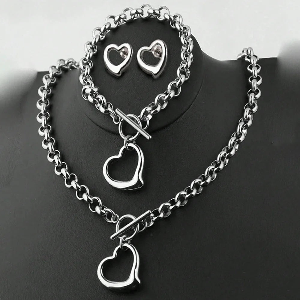 Aomogo Set INS Exquisite Love Fashion Bracciale in acciaio inossidabile Orecchini Collana Set di ciondoli Articoli quotidiani per le donne Bomboniere