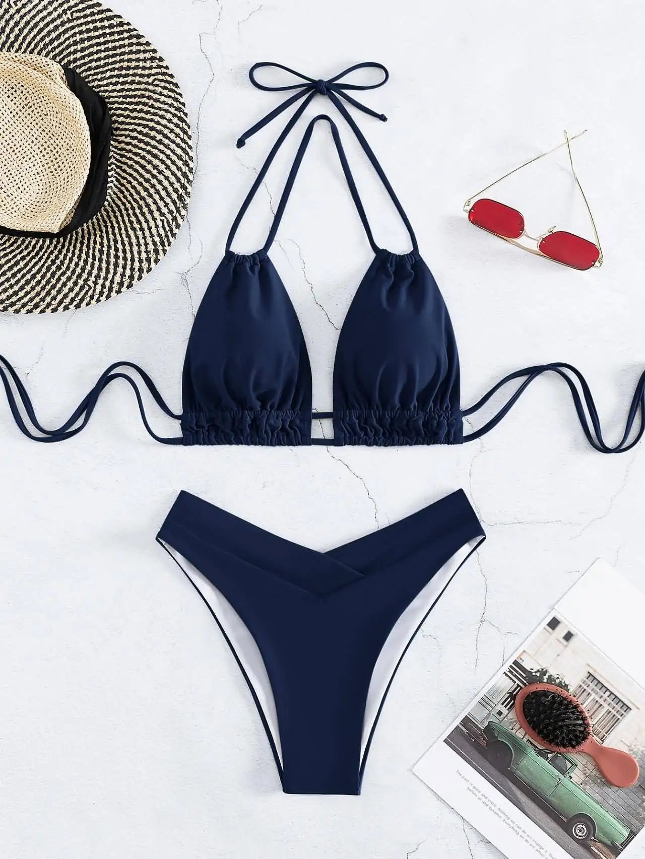 Costume da bagno bikini solido in nylon Costume da bagno sexy con modellazione di moda da donna 2025 Nuovo stile da spiaggia per costume da bagno