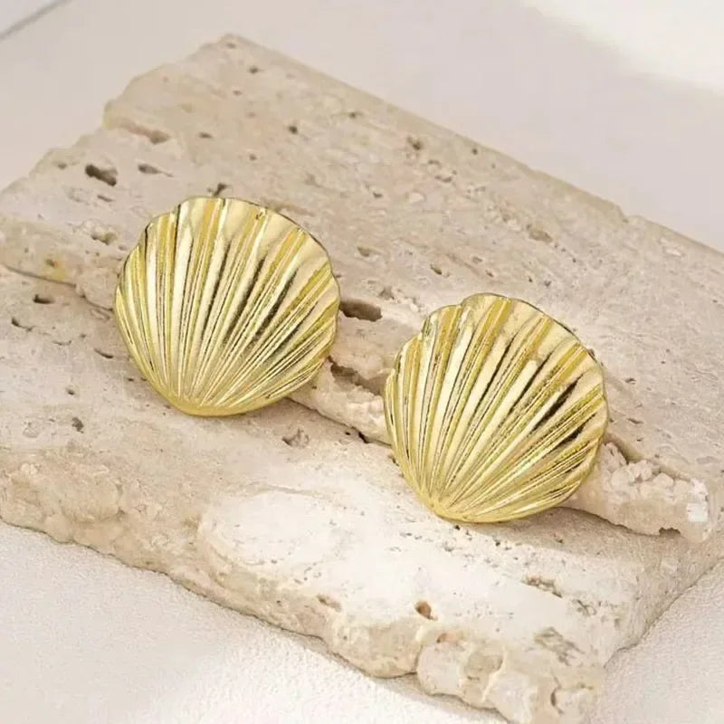 Nuovi orecchini a bottone in argento antico con personalità di conchiglia stereo gotica per uomo donna Ognissanti gioielli punk regalo accessorio per le vacanze