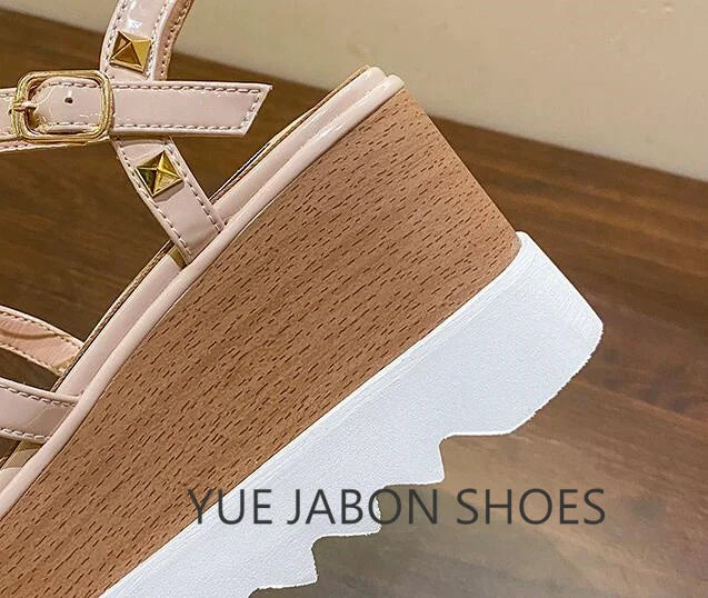 Genuine Leather Buckle Strap Sandals Breathable Sneakers Stars women summer rivets shoes Korean Style Platform Casual Shoes