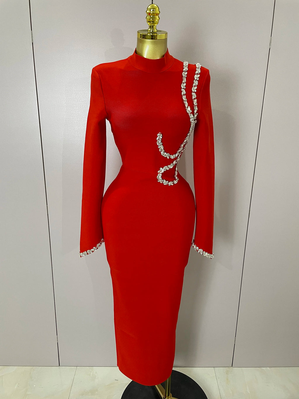 Abito lungo aderente con fasciatura aderente con diamanti a maniche lunghe sexy 2025 Abiti da compleanno di lusso per feste da sera eleganti per celebrità da donna