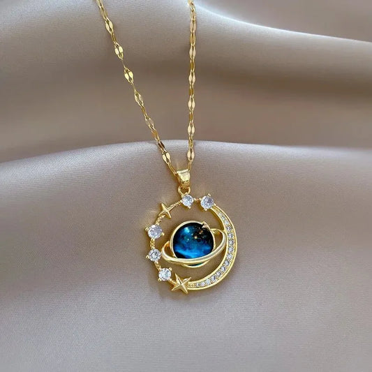 Collana in Acciaio Inossidabile con Ciondolo a Forma di Pianeta e Cielo Stellato, Elegante e Versatile