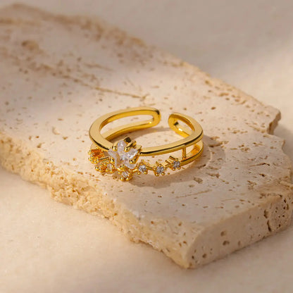 Anelli a forma di cuore geometrico con zirconi per donna Anello nuziale in acciaio inossidabile color oro Gioielli estetici di lusso Regalo per coppia 2025