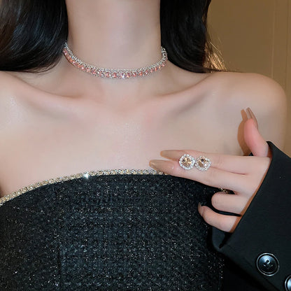 Orecchini a bottone con collana di strass verdi di lusso per le donne collane con Choker di cristallo Set di gioielli per banchetti di matrimoni di moda da donna